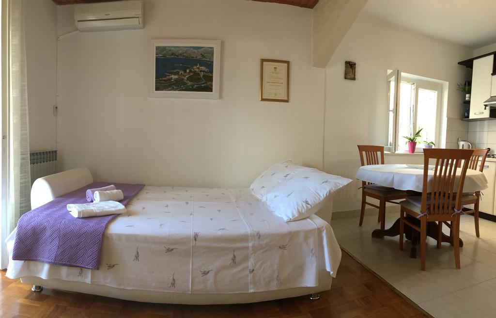Guesthouse Cipre Lumbarda Zewnętrze zdjęcie